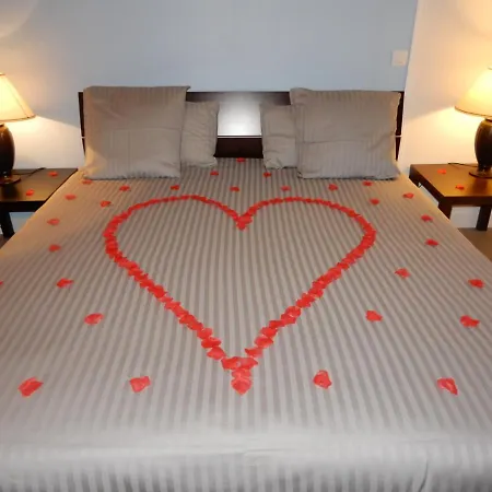 Frühstückspension Caprices De Grand Lit Double Avec Balneo Et Beau Balcon, Vue Panoramique, 300 Metres Les Bains Le Treport Petit Dejeuner Servi En En Option