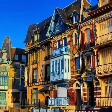 לינה וארוחת בוקר Caprices De Grand Lit Double Avec Balneo Et Beau Balcon, Vue Panoramique, 300 Metres Les Bains Le Treport Petit Dejeuner Servi En En Option