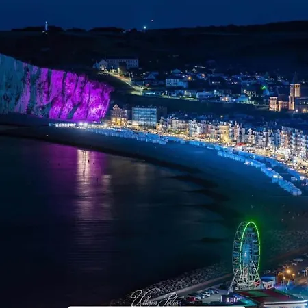 Caprices De Grand Lit Double Avec Balneo Et Beau Balcon, Vue Panoramique, 300 Metres Les Bains Le Treport Petit Dejeuner Servi En En Option 3*