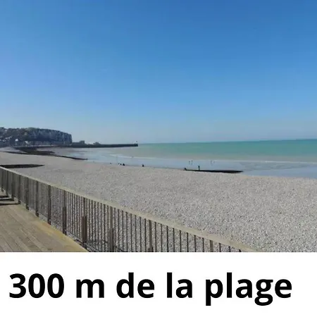 לינה וארוחת בוקר Caprices De Grand Lit Double Avec Balneo Et Beau Balcon, Vue Panoramique, 300 Metres Les Bains Le Treport Petit Dejeuner Servi En En Option מרס-לה-באן