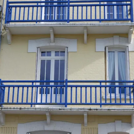 Caprices De Plage: Seaside Luxury With Panoramic Views Bed & Breakfast